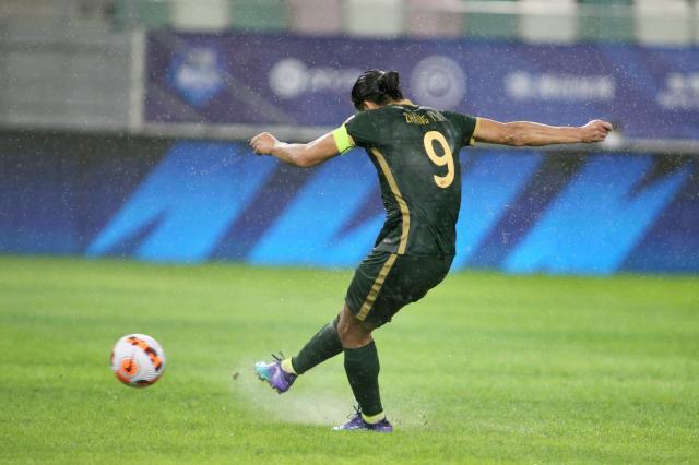 最快比分直播-张玉宁两次点球被扑创中超历史 韩佳奇成全场最佳