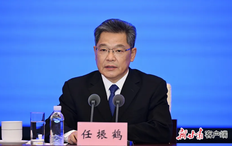 足球比分网-甘肃省长为来自甘肃的“00后”新科斯诺克世锦赛冠军吴宜泽点赞