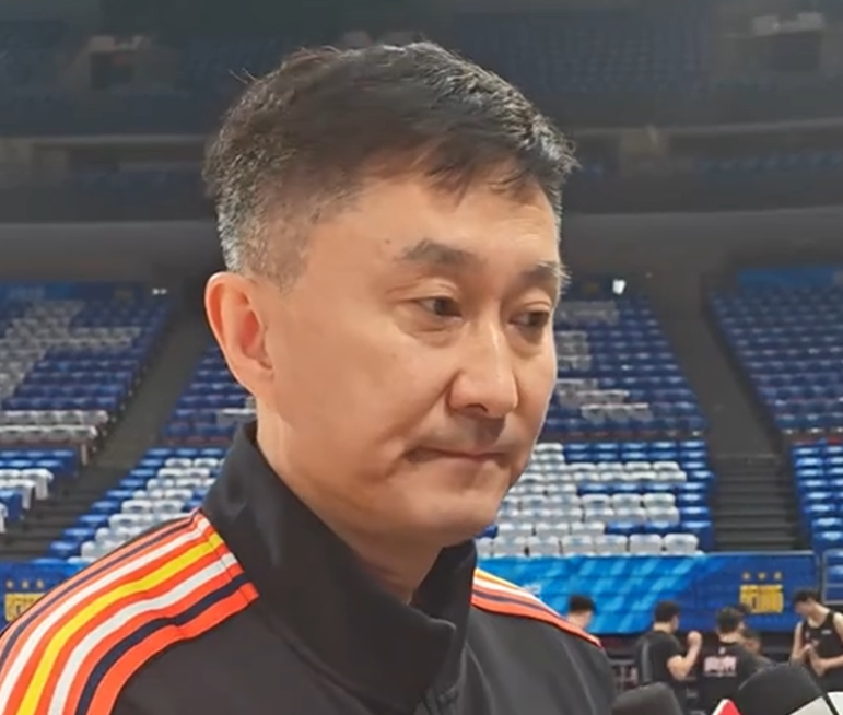 足球比分网-杜锋展望G3！拼北京，看到年轻队伍成长，回应奎因的针对！